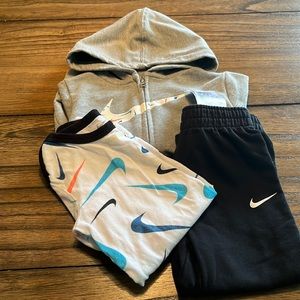 Nike 18 mos multi color